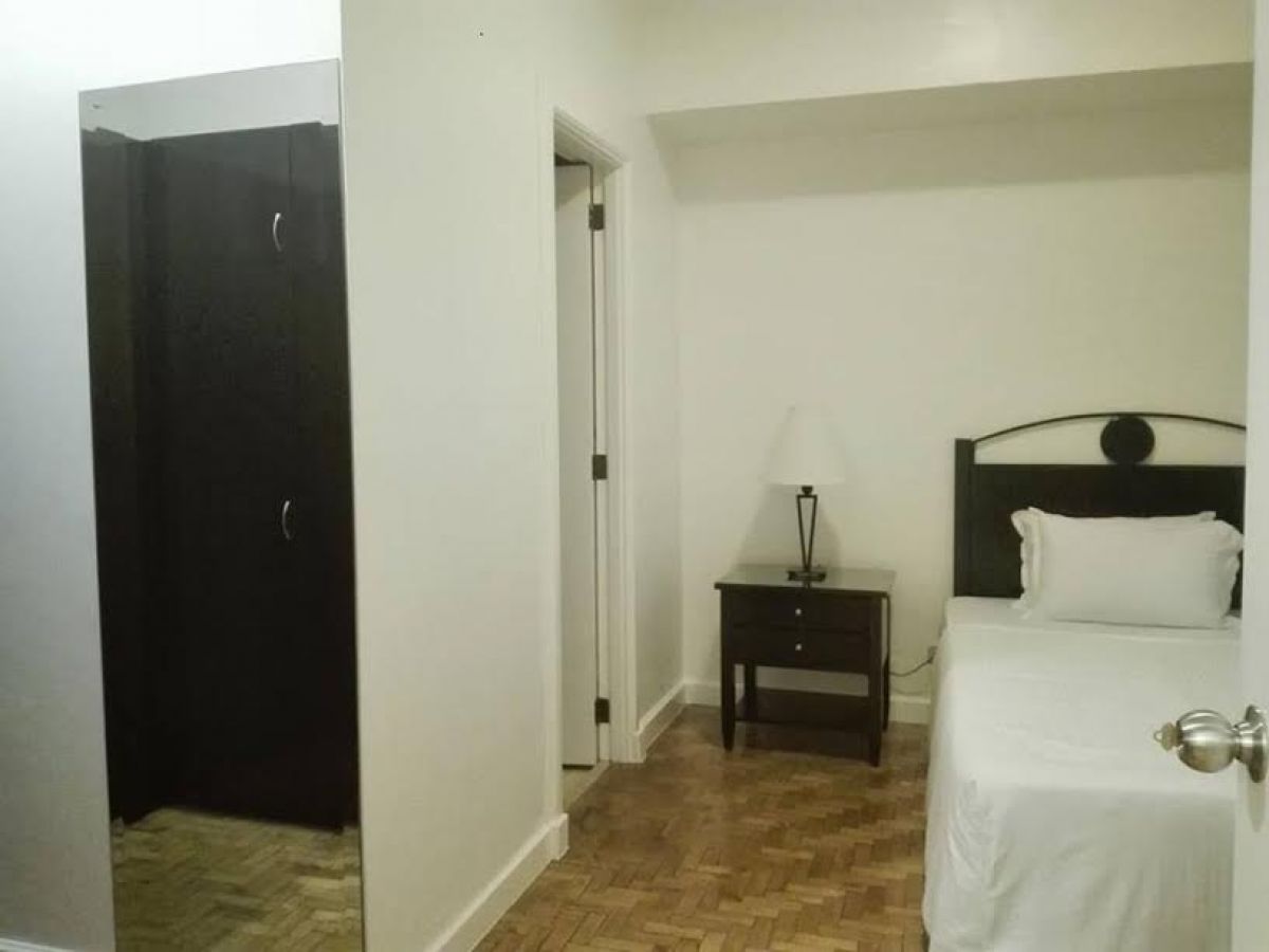 For Rent 2 bedroom fully furnished in Manhattan Square Makati07