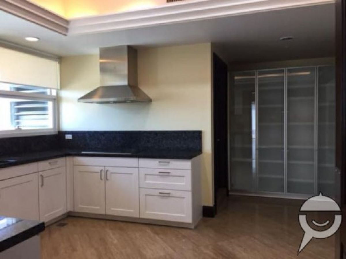 Three Bedroom Condo in Ayala Ave. Makati City for Rent03