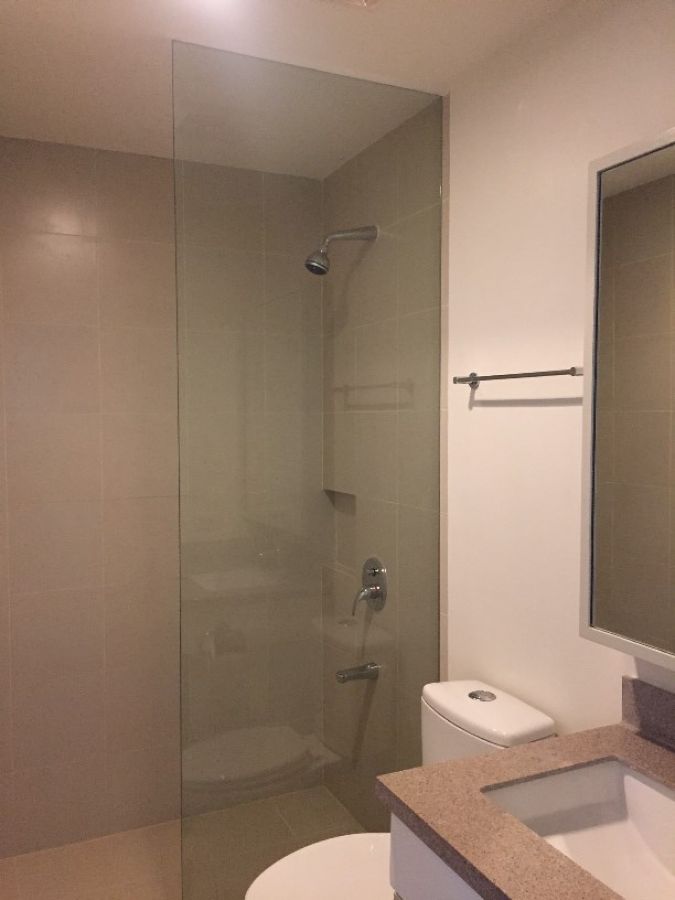 Fully furnished 1 Bedroom For Rent The Grove Rockwell Pasig10