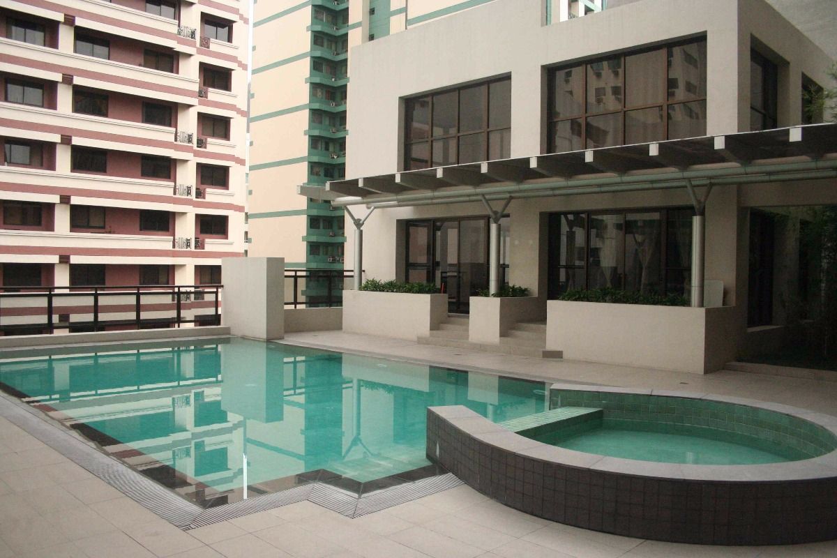 For Rent 3 bedroom fully furnished Grand Soho in Makati07