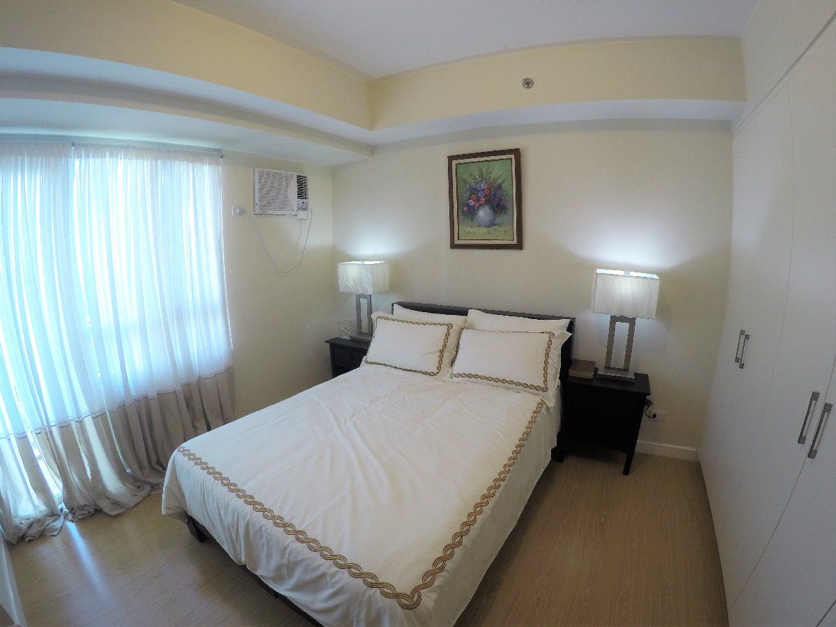 2 Bedroom Unit with Balcony and Parking in The Grove by Rockwell04