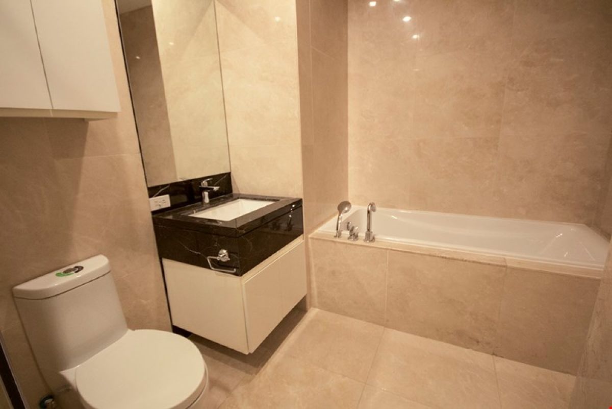 "For Rent Lease: Trump Tower, 2 Bedroom, Furnished, 149sqm, Makati Ave"08