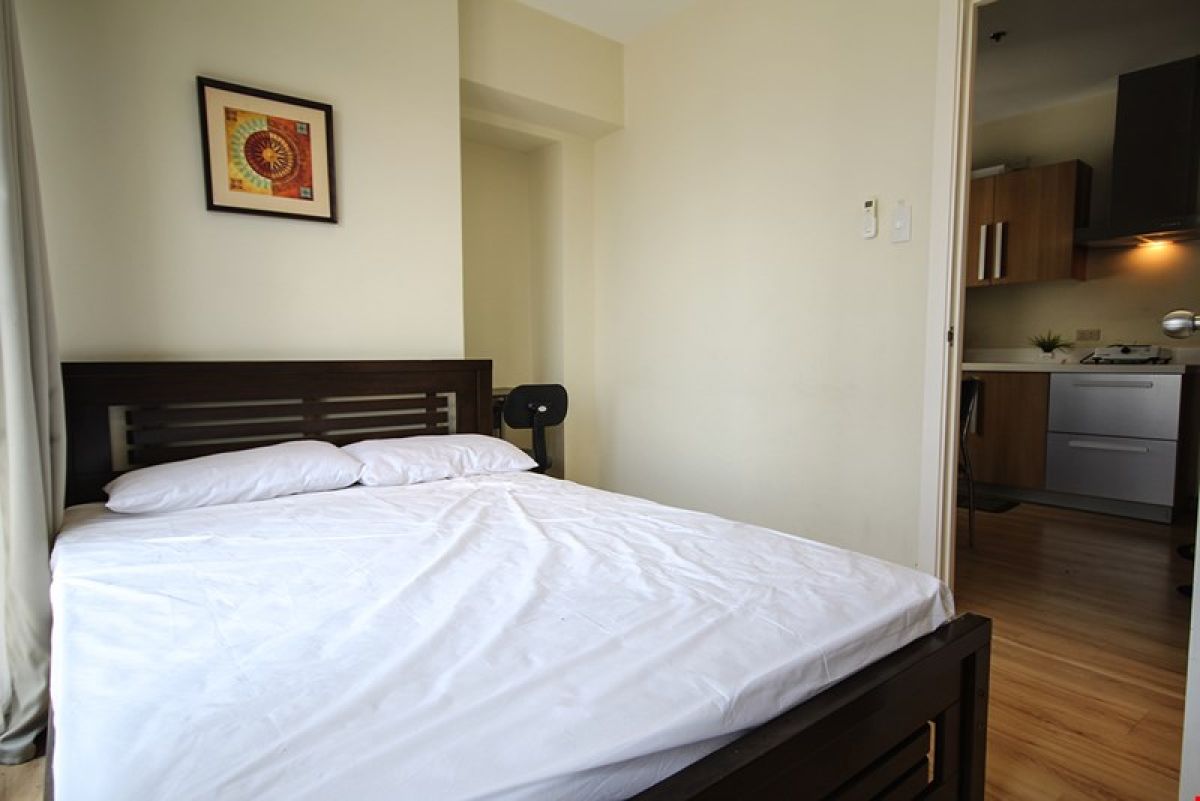 "For Rent Lease: The Knightsbridge, 1 Bedroom, Furnished, 35sqm, Makati Ave"02