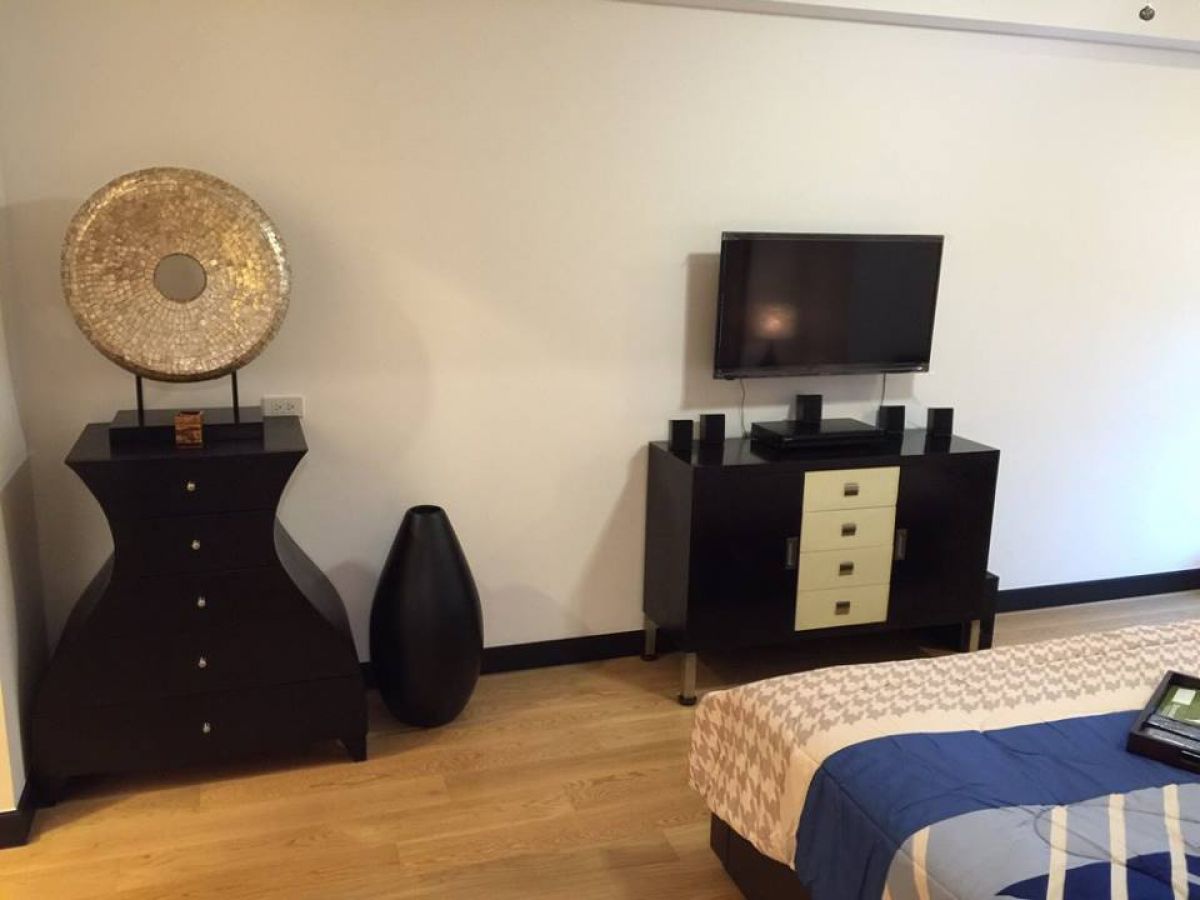 "Bamboo Tower at One Serendra, 2 Bedroom, Furnished w Parking, 135 sqm"03