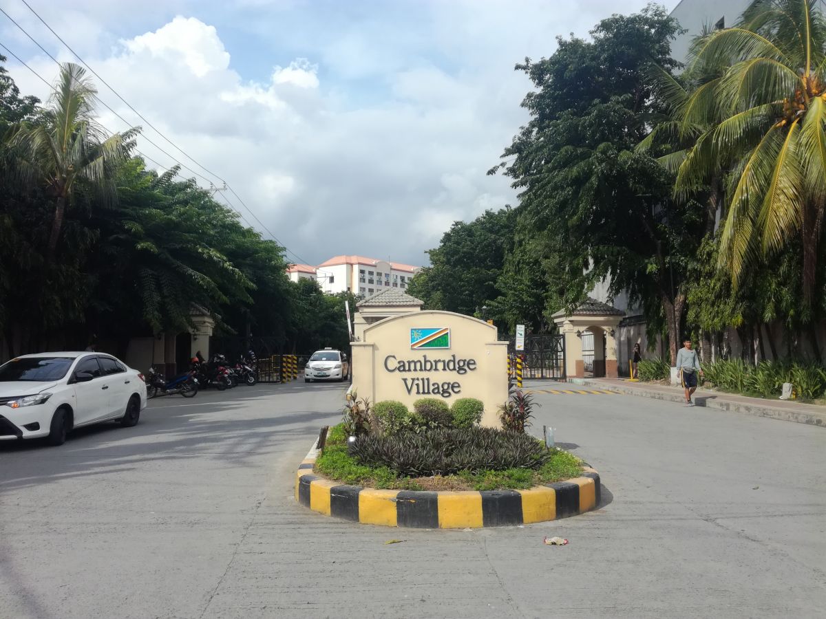 "4 Bedroom Condominium for Rent in Cambridge Village, Cainta Rizal"04
