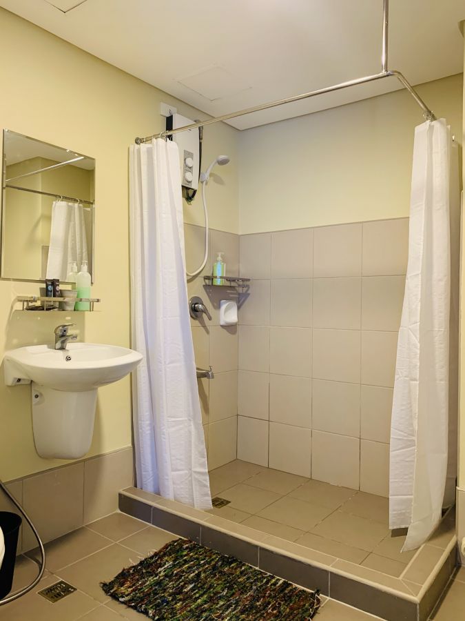 Avida Towers at 34th Street beside Uptown Mall03