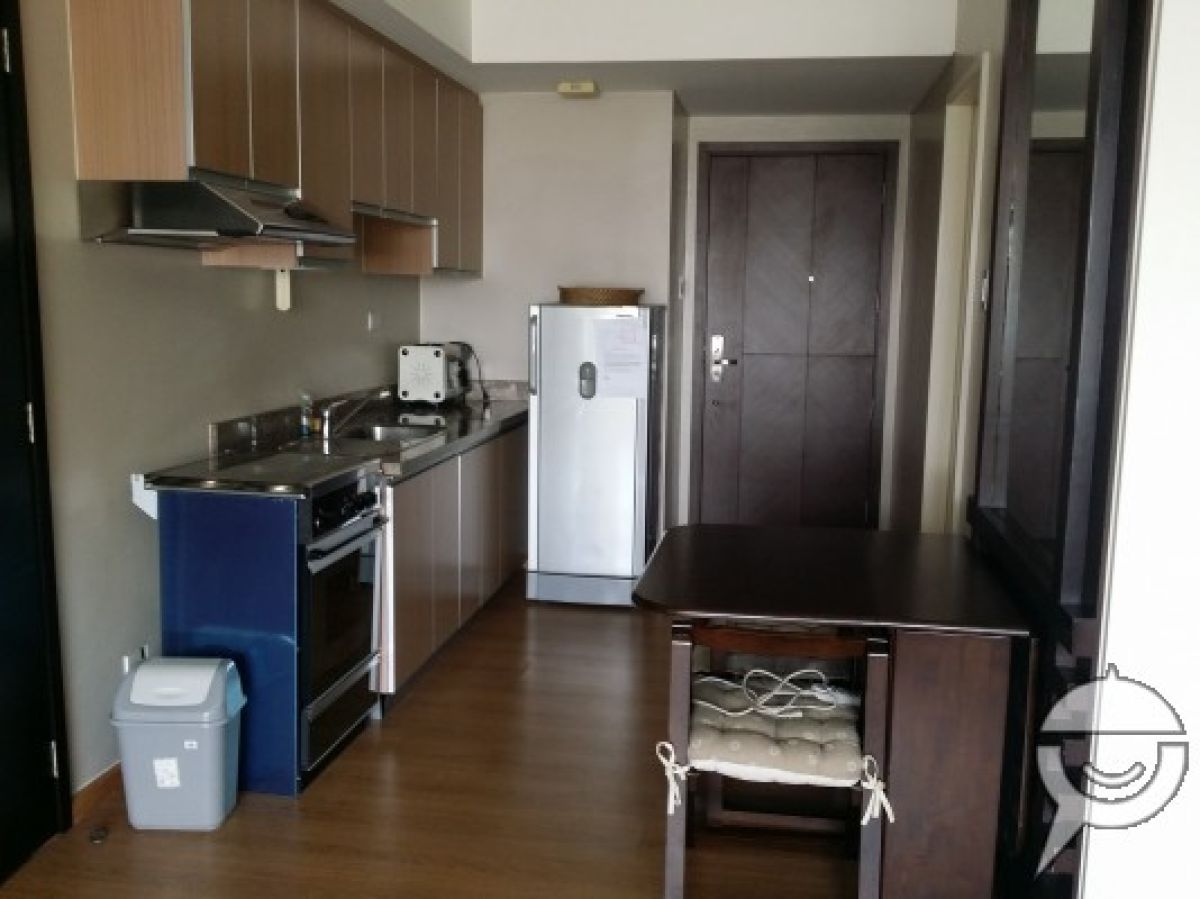 Studio Unit at The St. Francis Shangri-la Place03