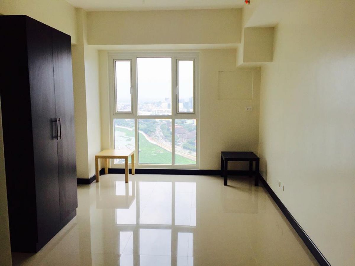 Studio Unit for Rent in Axis Residences05