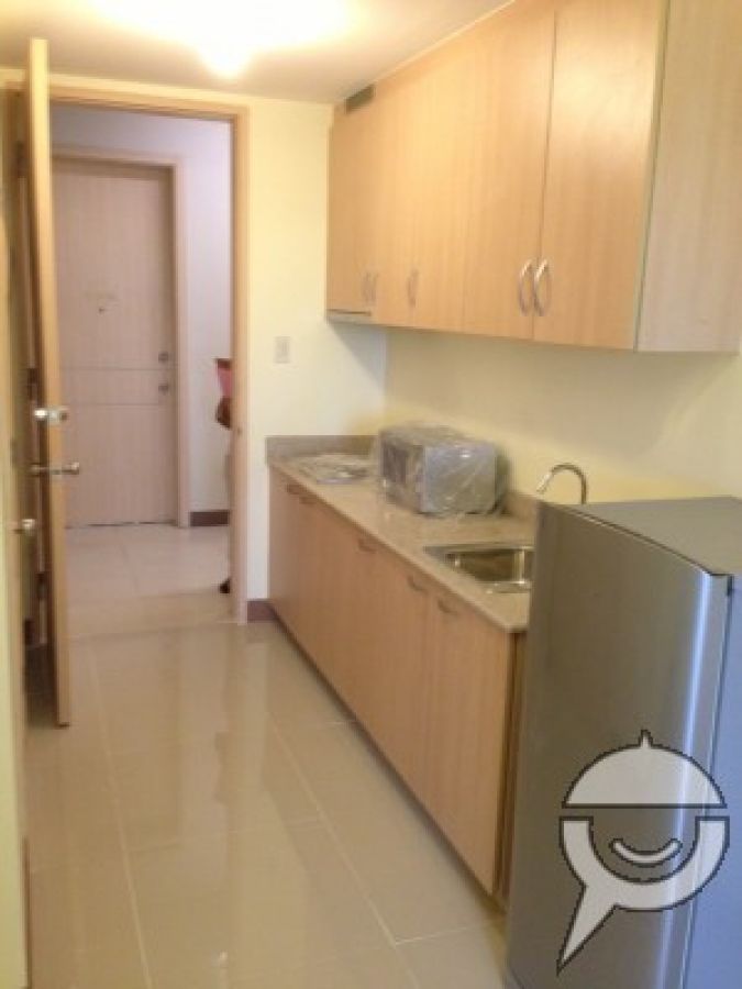 2 Bedroom For Rent in Field Residences05