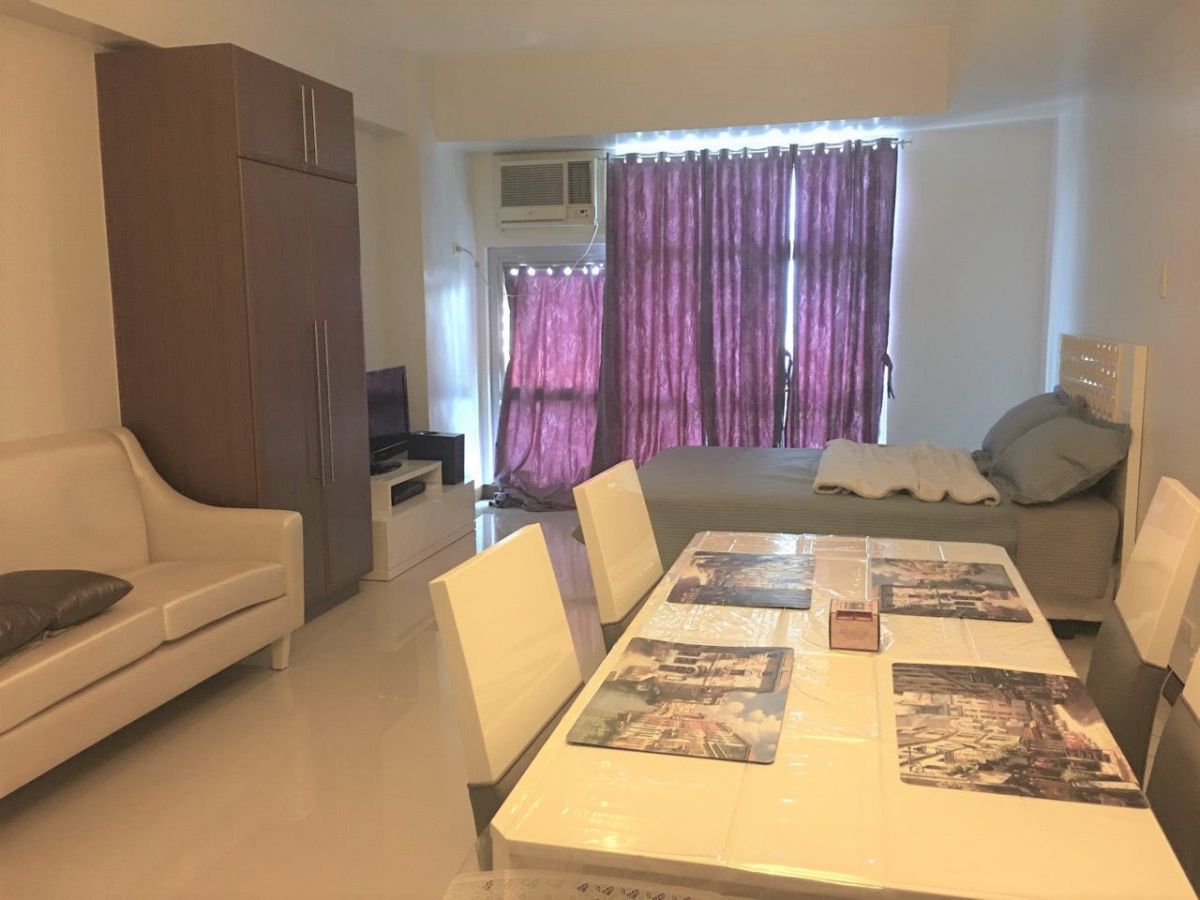 Studio Condo Unit For Rent in Greenbelt Madison Makati02