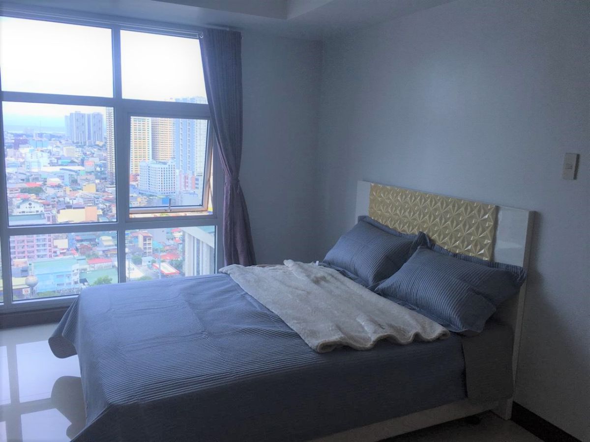 Studio Condo Unit For Rent in Greenbelt Madison Makati05