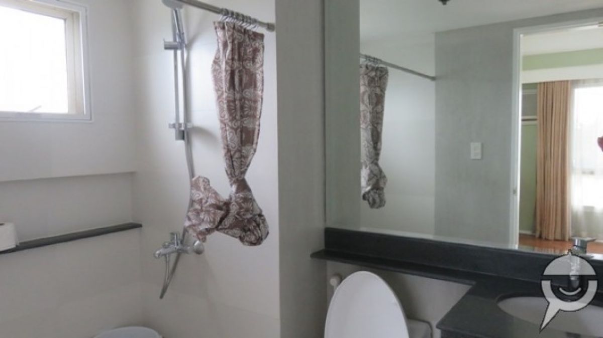 "Condo for rent in Cebu City,Cebu Business Park steps to Ayala"08