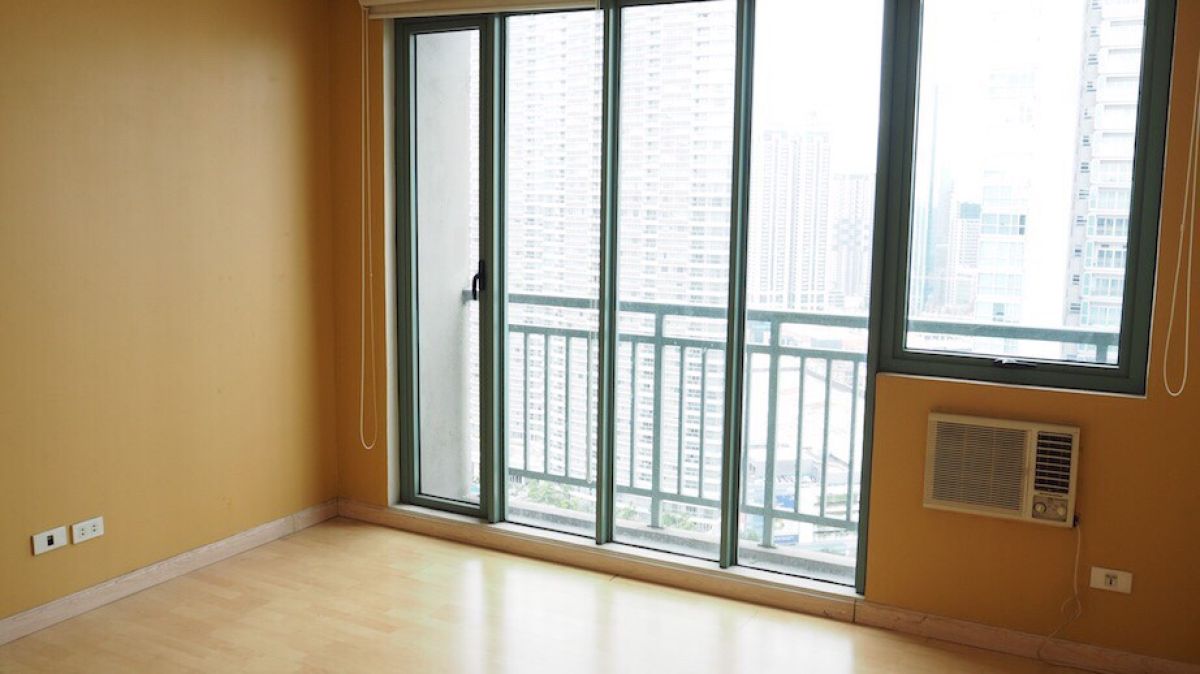 2 Bedroom Semi furnished for Lease in Soho Central Mandaluyong03