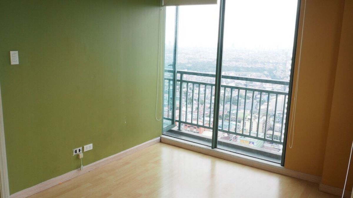 2 Bedroom Semi furnished for Lease in Soho Central Mandaluyong08