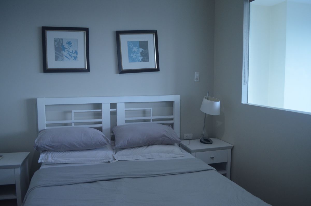2 Bedrooms for Lease in One Rockwell West06