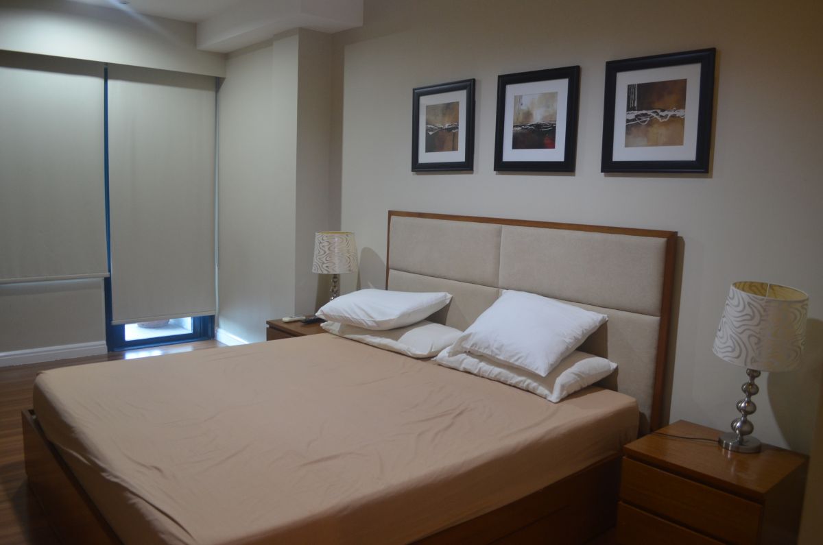 2 Bedrooms for Lease in One Rockwell West08