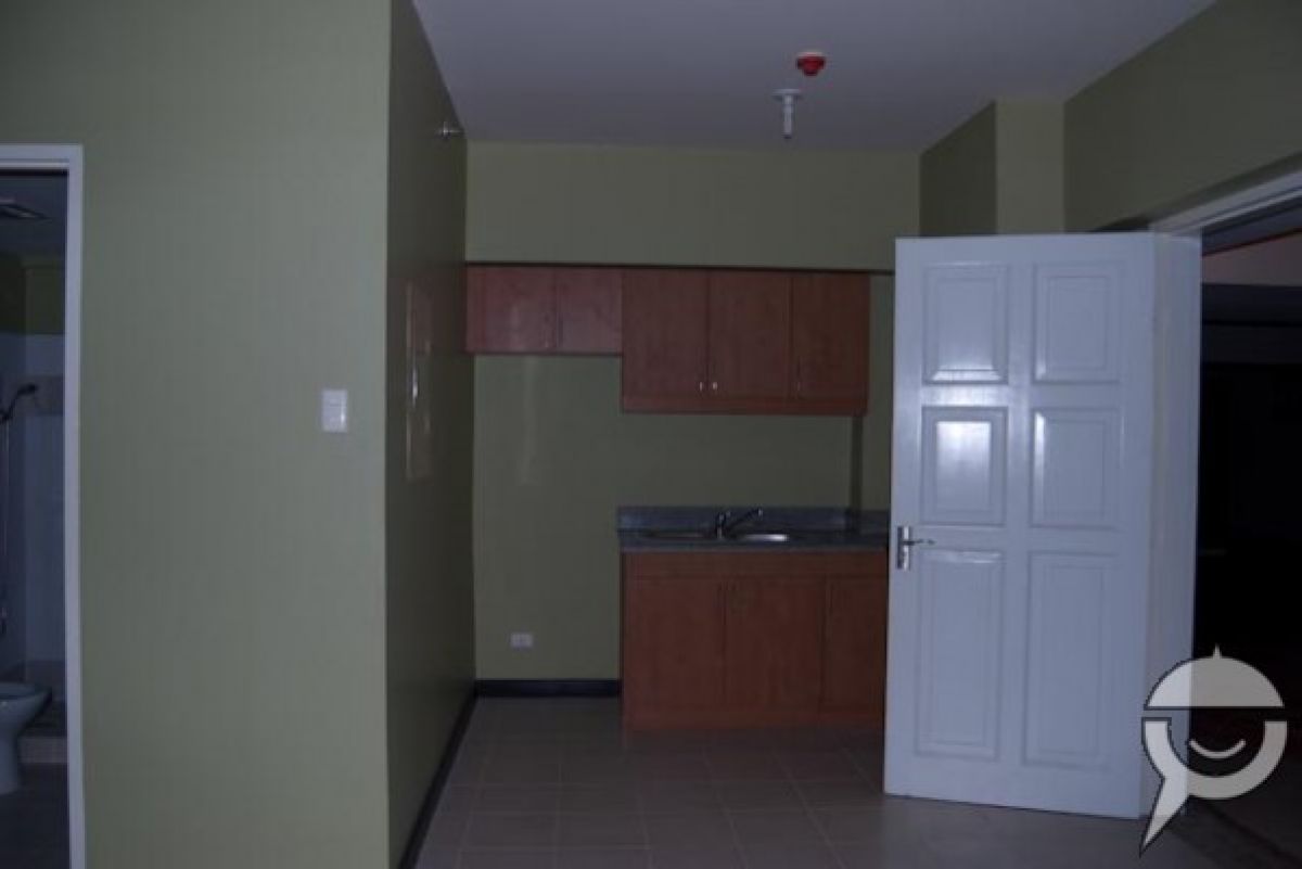 Tivoli Garden Residences Three Bedrooms Condominium for Rent!09
