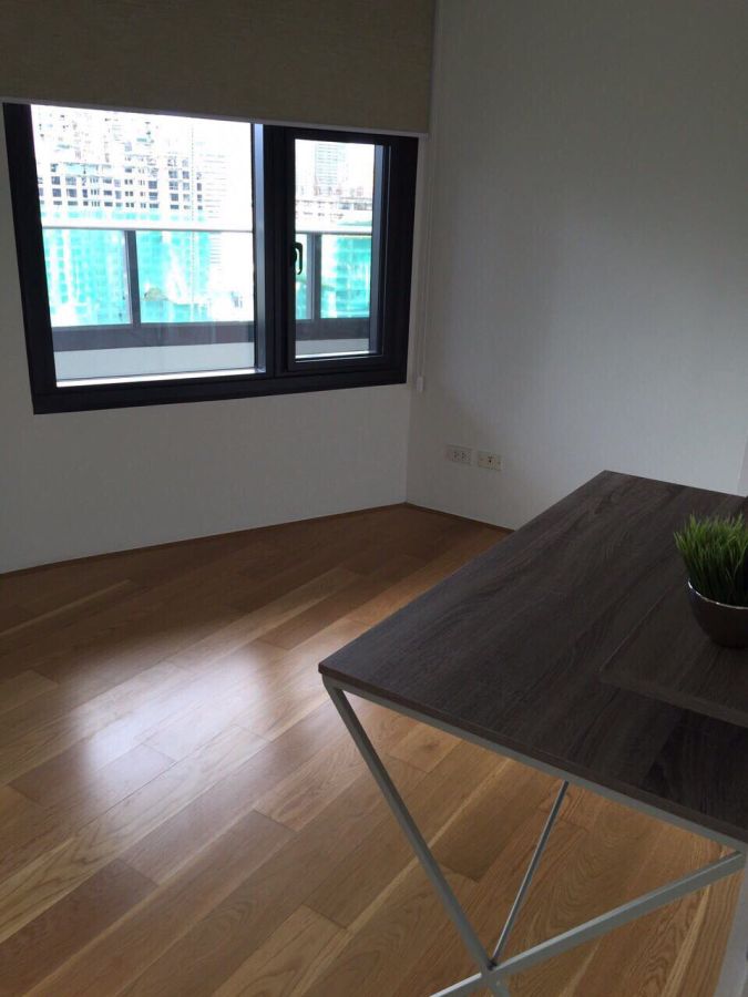 "JD 001 for lease 2BR fully furnished in Arya Residences, BGC for 150,000"06