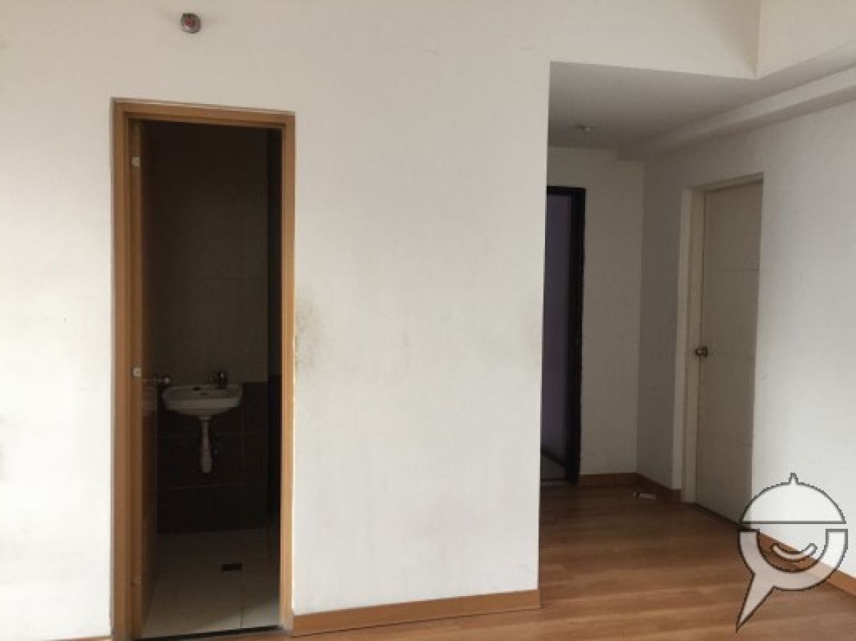 "Unit for Rent at The Boni Tower, Mandaluyong"03