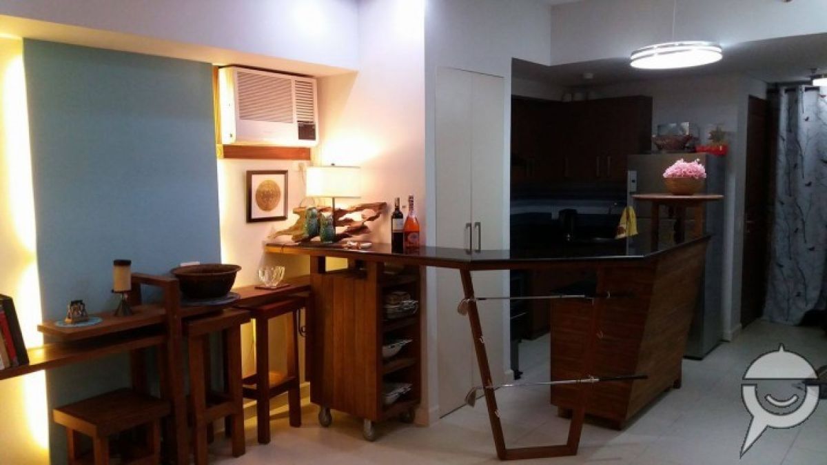 Fully Furnished Two Serendra Red Oak Unit for Rent05