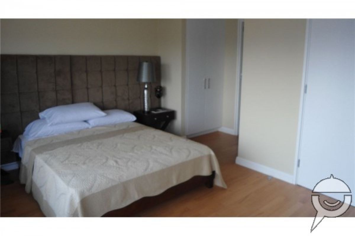 "Condo/Apartment