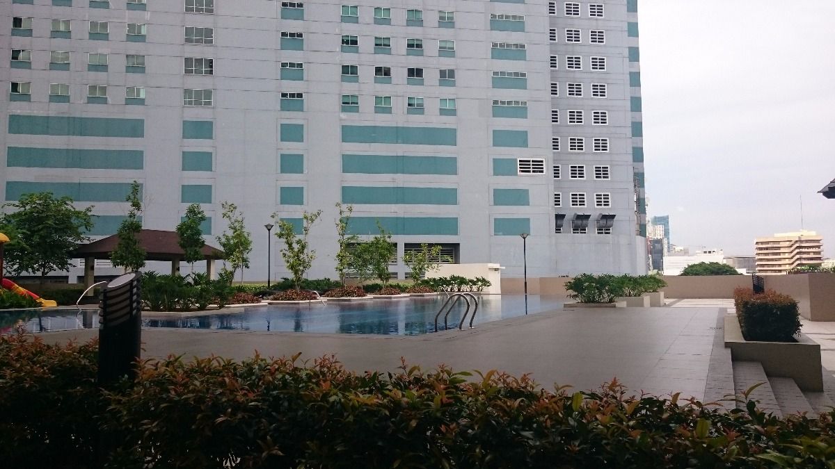 Short Term Condo for Rent near Robinsons Forum EDSA Boni MRT station02