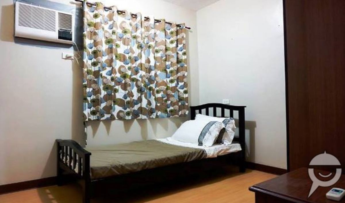 "2 BR Condo for rent at Woodcrest Residences in Guadalupe, Cebu City"04