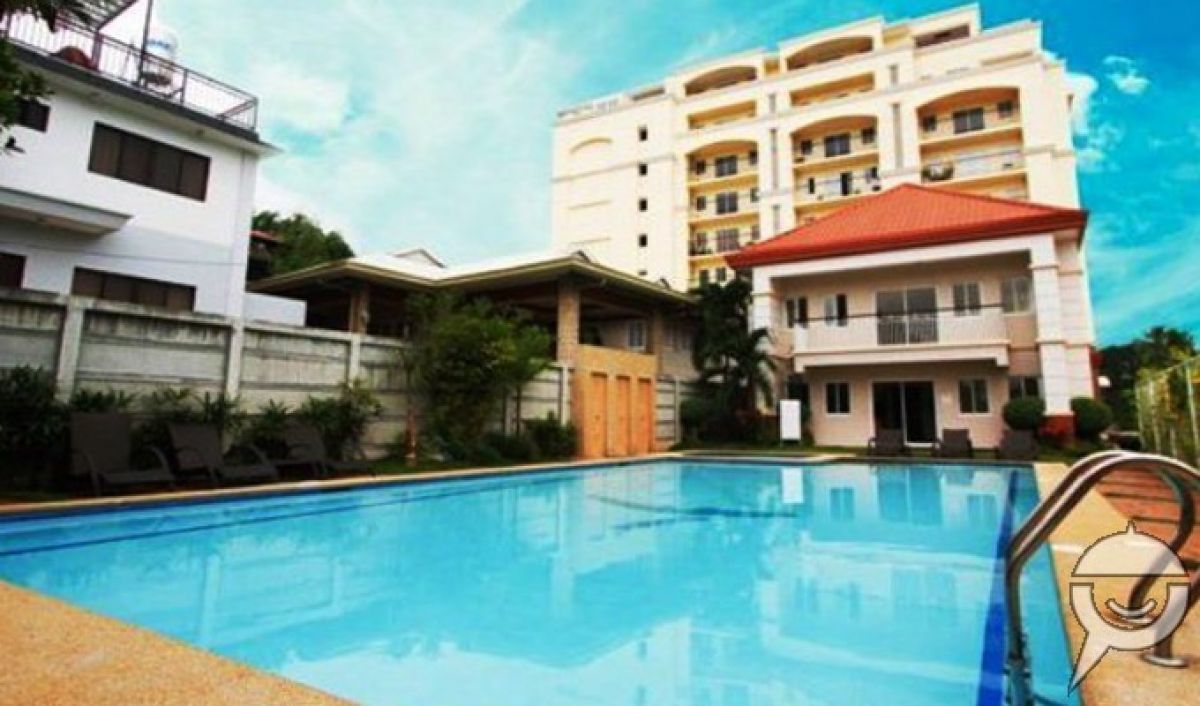 "2 BR Condo for rent at Woodcrest Residences in Guadalupe, Cebu City"06