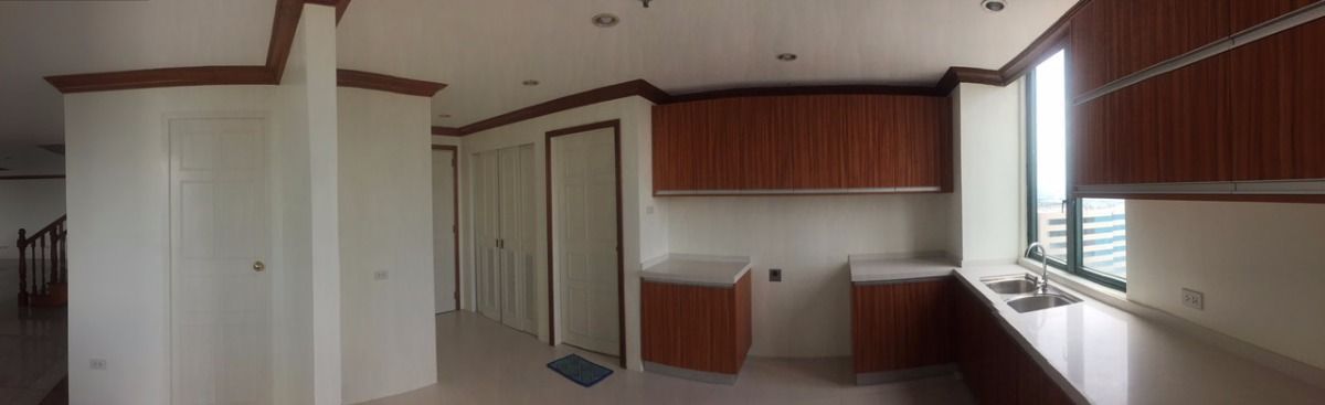 Penthouse For Rent Renaissance Tower Meralco Near Ortigas CBD08