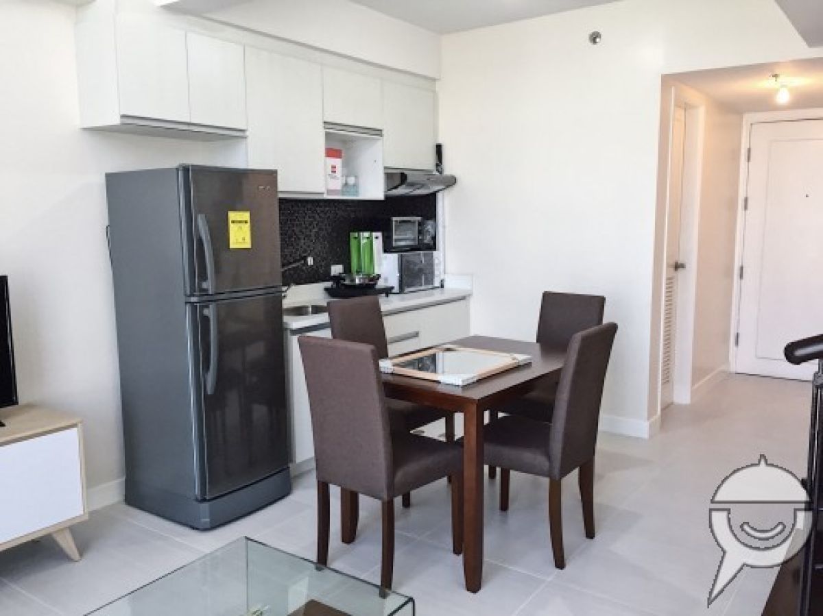 Condo Unit For Rent at Twin Oaks Place Unit 42F04