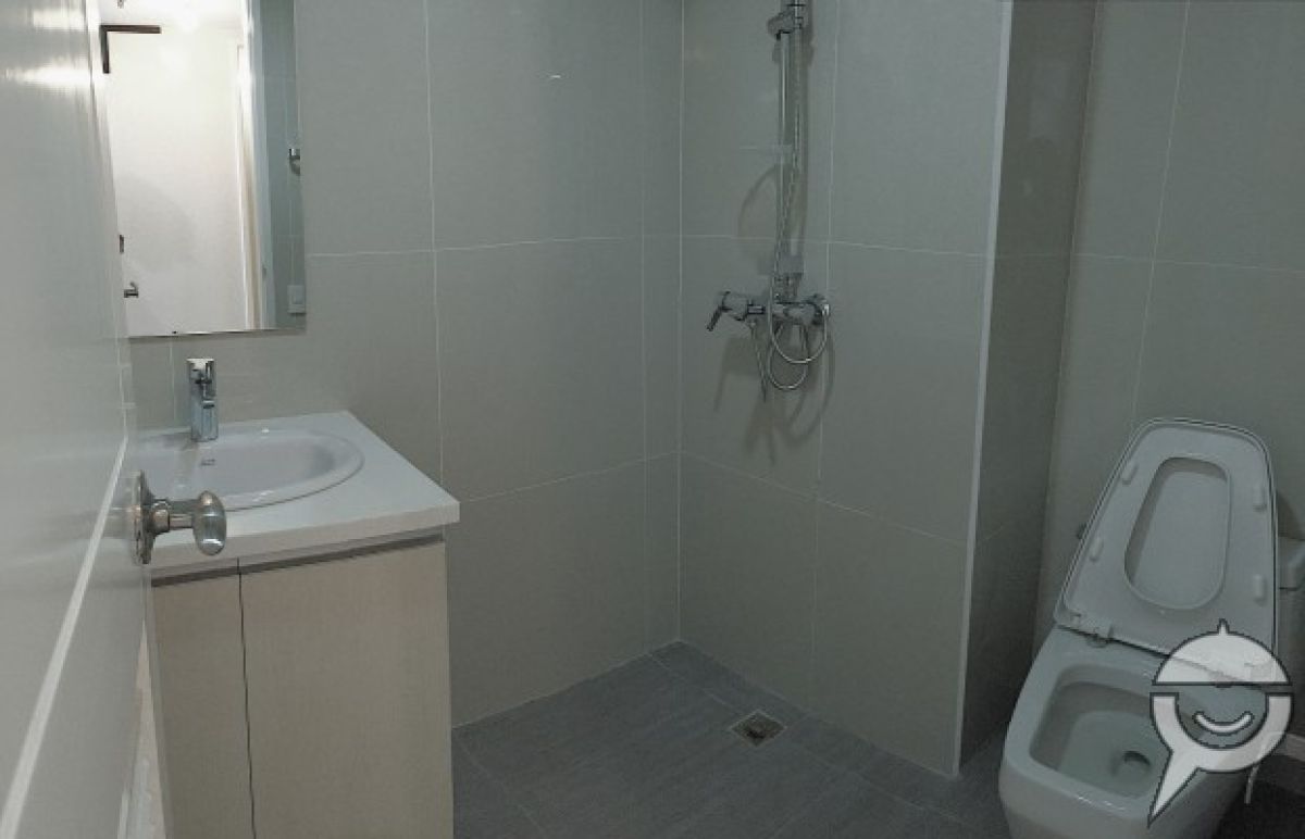 Condo Unit For Rent at Twin Oaks Place Unit 42F05