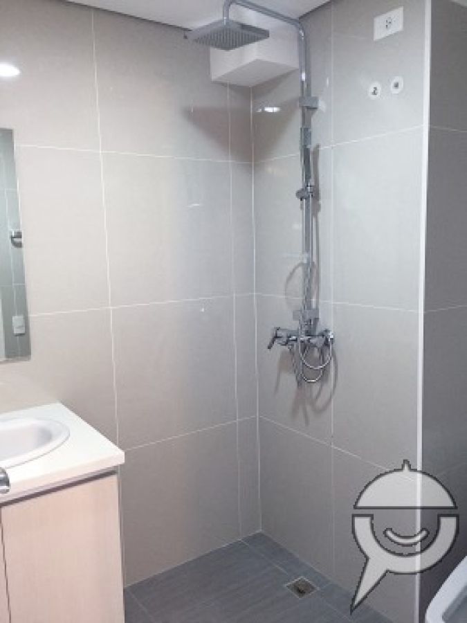 Condo Unit For Rent at Twin Oaks Place Unit 42F06