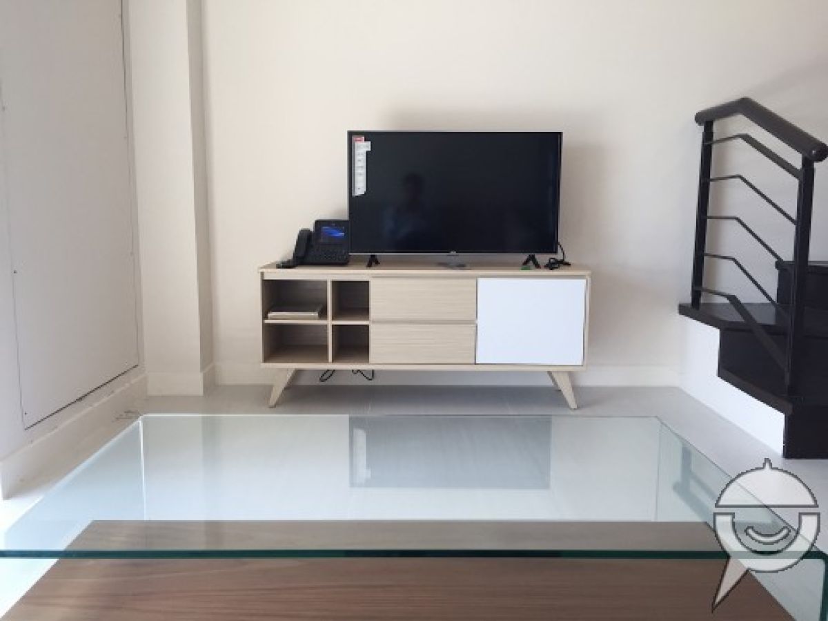 Condo Unit For Rent at Twin Oaks Place Unit 42M10
