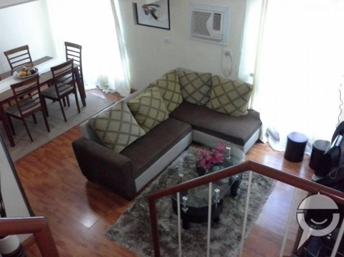 2BR Bilevel Condo Apartment03