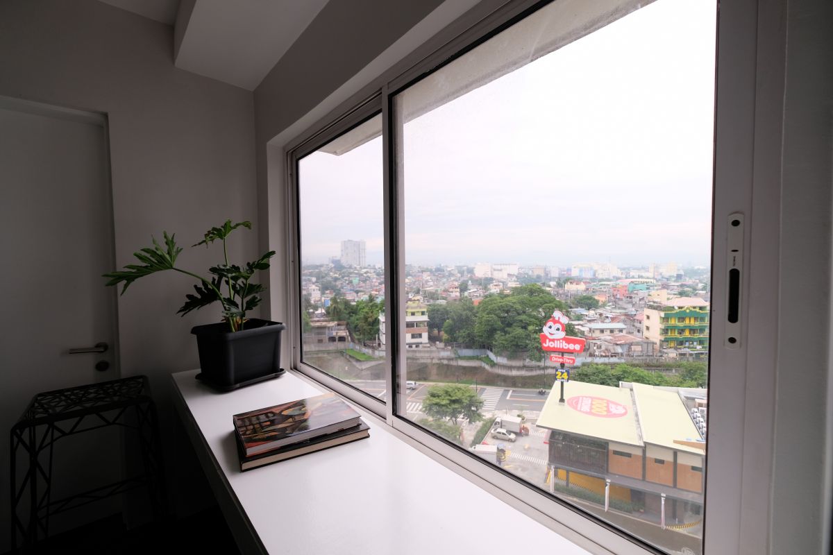 3 Bedroom Unit in W Tower06