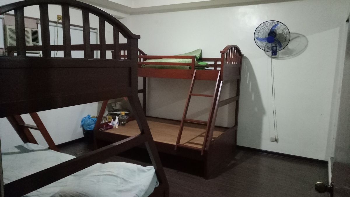 3 bedroom with large space for rent04