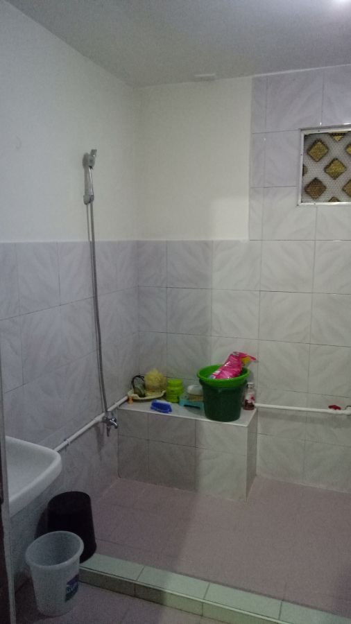 3 bedroom with large space for rent07