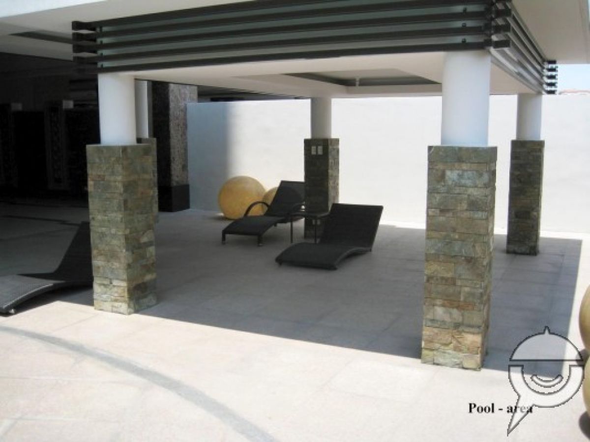 Luxurious 2BR Condo at Cebu Business Park09