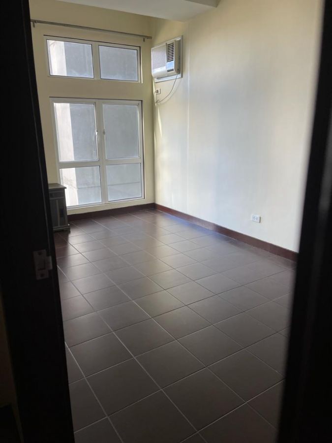 Semi Furnished 3 Bedroom Unit For Rent in San Lorenzo Place05