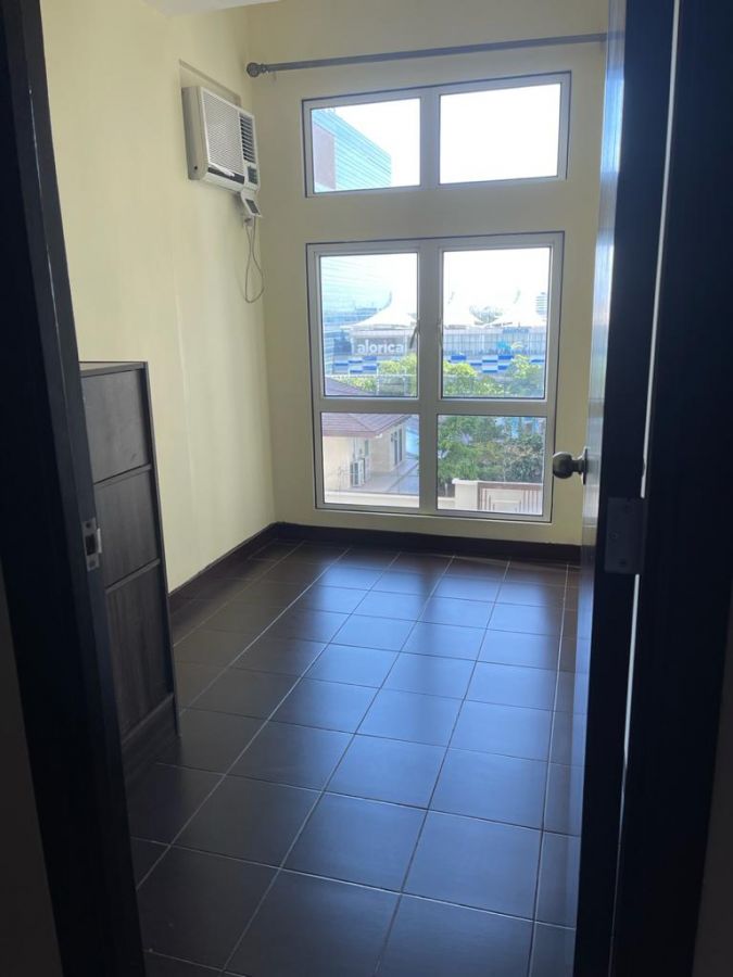 Semi Furnished 3 Bedroom Unit For Rent in San Lorenzo Place09
