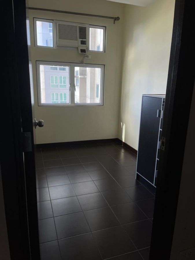 Semi Furnished 3 Bedroom Unit For Rent in San Lorenzo Place10