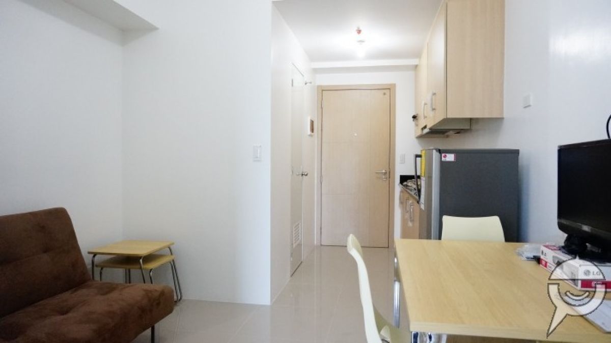 1 BR Condo for Rent with Balcony - Boni Avenue02