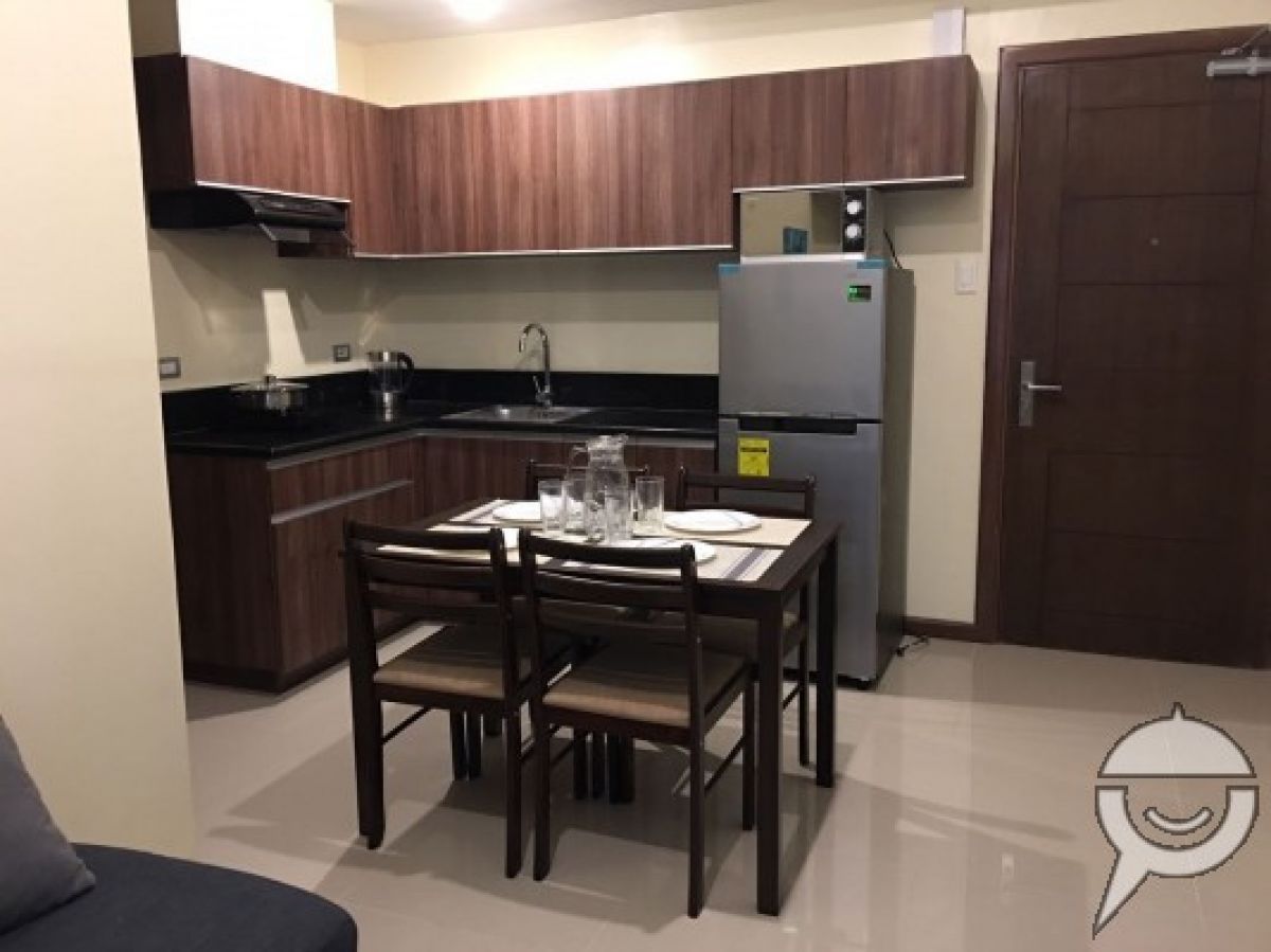 2 BR Condo in Cebu City - modern/cozy/pool/views04