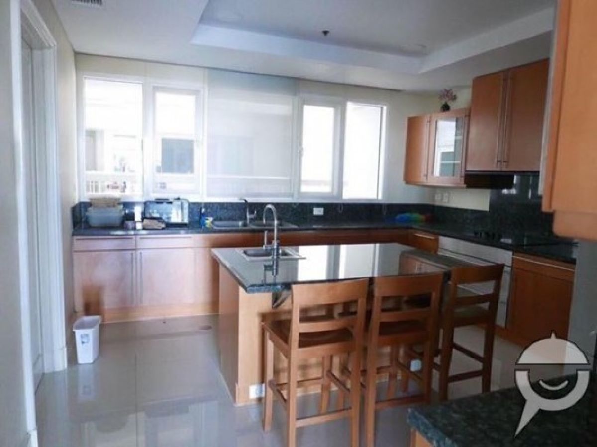 One Roxas Triangle For Rent 3 Bedroom and 4 Bedroom for rent05