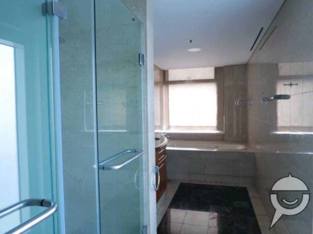 One Roxas Triangle For Rent 3 Bedroom and 4 Bedroom for rent06