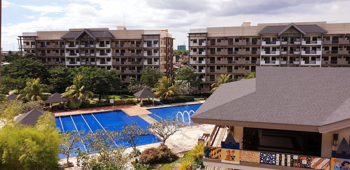 "Furnished 2 Bedroom unit for rent in Arista Place, Parañaque City"09