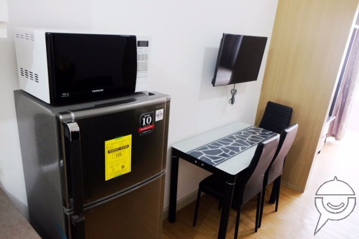 Brand New 1BR with Balcony City Skyline View02