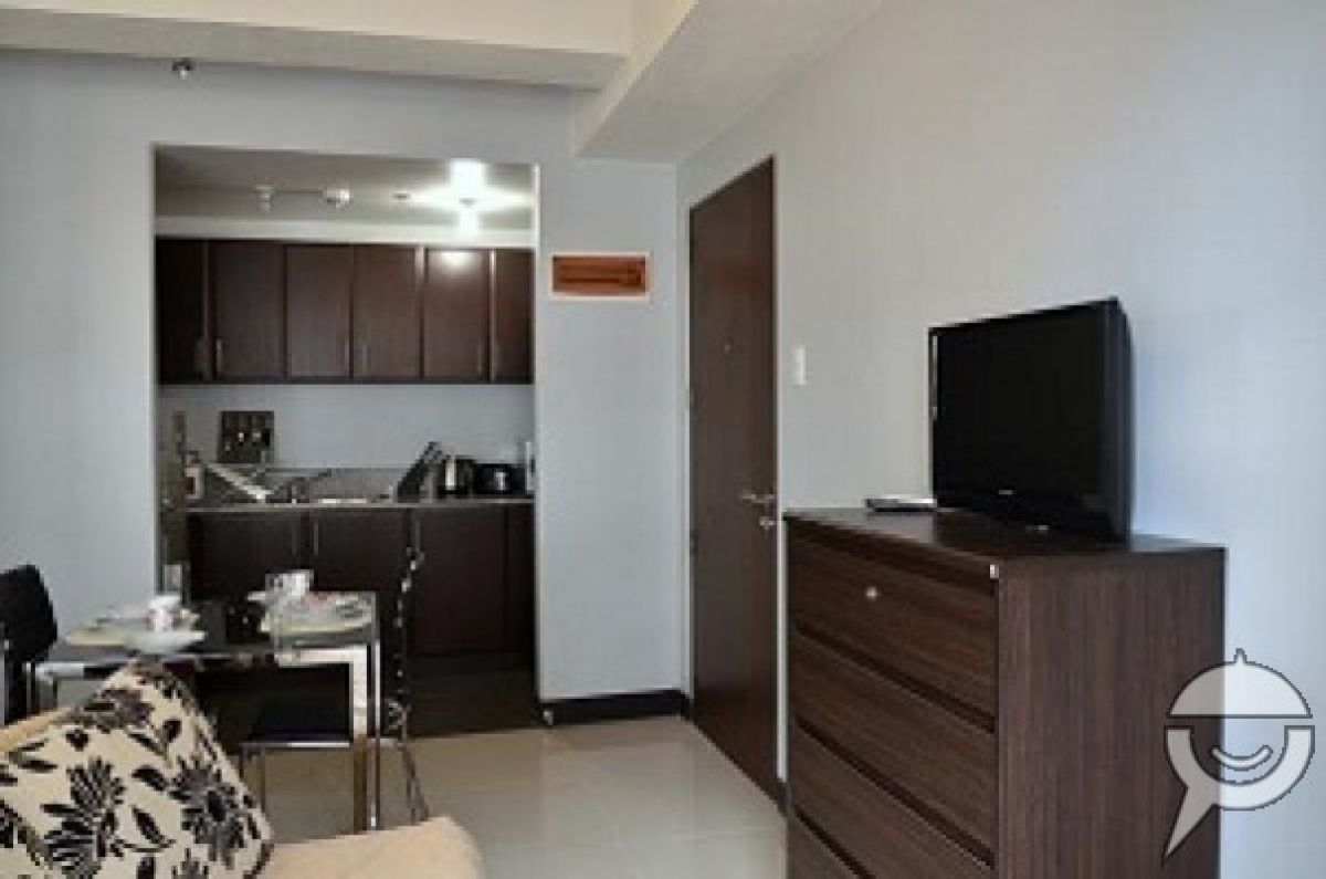 "Fully Furnish Studio Unit Short/Long Rent near MRT LRT station, Malls"03