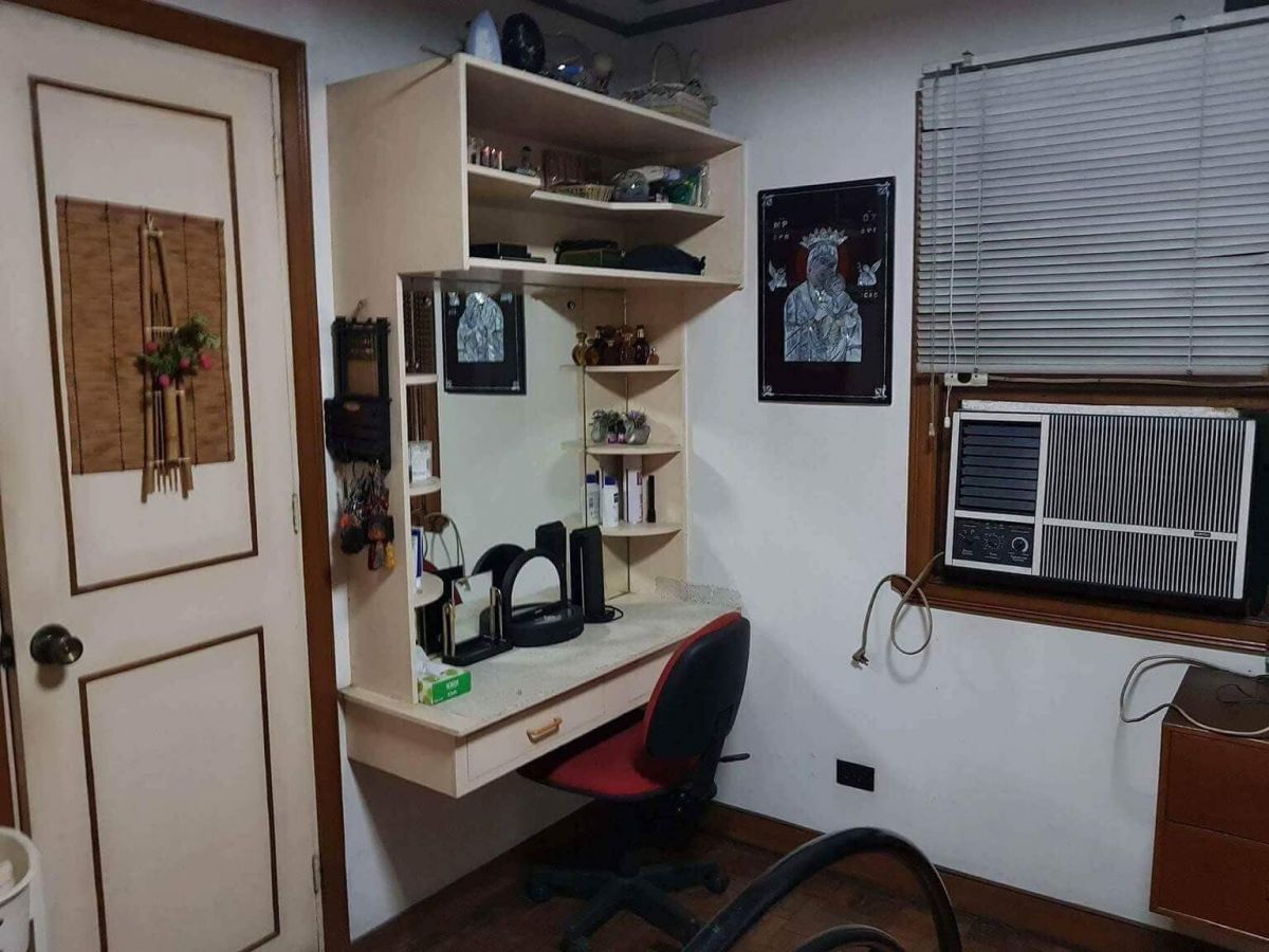 "Fully Furnished 2-Bedroom Condo in Makati, for Rent!"08