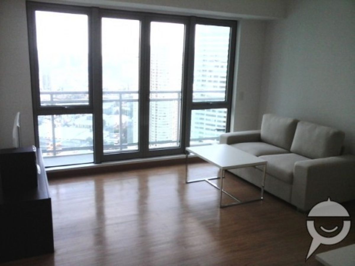 "2 Bedroom Penthouse Unit For Rent Near Rockwell, Makati"03